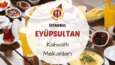 İstanbul Eyüpsultan kahvaltı mekanlarını gösteren Haliç manzaralı, açık havada kurulmuş serpme kahvaltı masası görseli