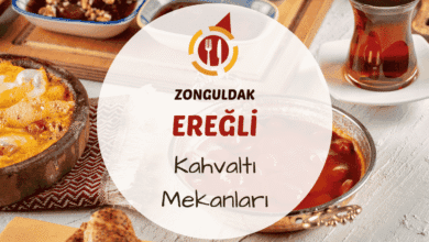 Zonguldak Ereğli kahvaltı mekanlarını gösteren deniz manzaralı kahvaltı masası; gözleme, köy peyniri, domates-salatalık tabağı ve sıcak çay ile hazırlanmış görsel